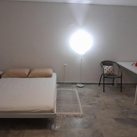 Cosy Guesthouse-Souterrain With Garden In City Center Corinth ภายนอก รูปภาพ