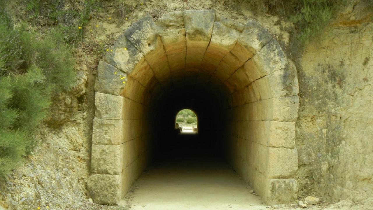 Cosy Guesthouse-Souterrain With Garden In City Center Corinth ภายนอก รูปภาพ