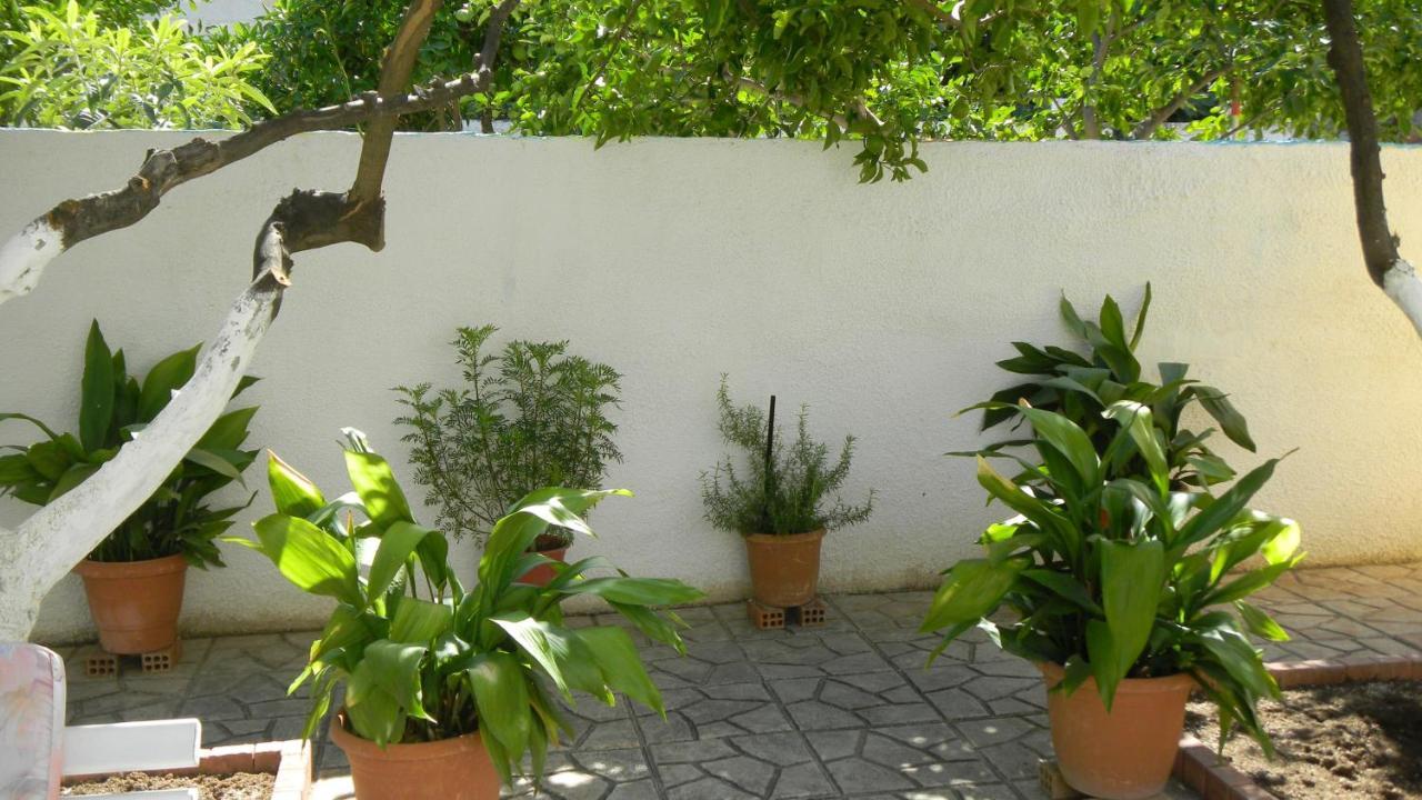 Cosy Guesthouse-Souterrain With Garden In City Center Corinth ภายนอก รูปภาพ