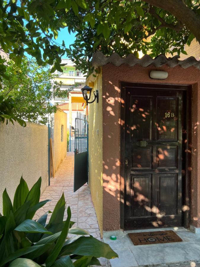 Cosy Guesthouse-Souterrain With Garden In City Center Corinth ภายนอก รูปภาพ
