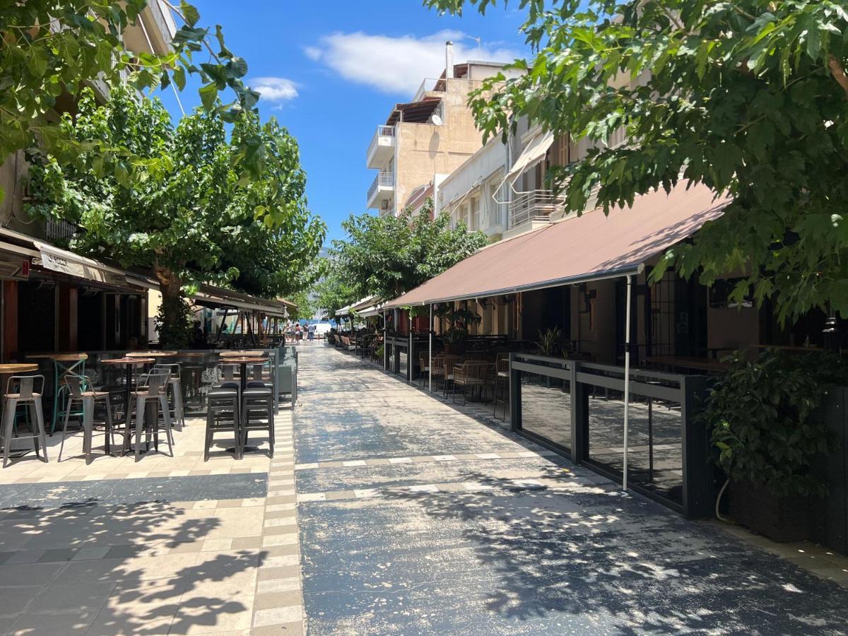 Cosy Guesthouse-Souterrain With Garden In City Center Corinth ภายนอก รูปภาพ