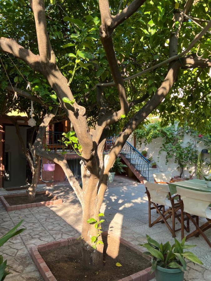 Cosy Guesthouse-Souterrain With Garden In City Center Corinth ภายนอก รูปภาพ