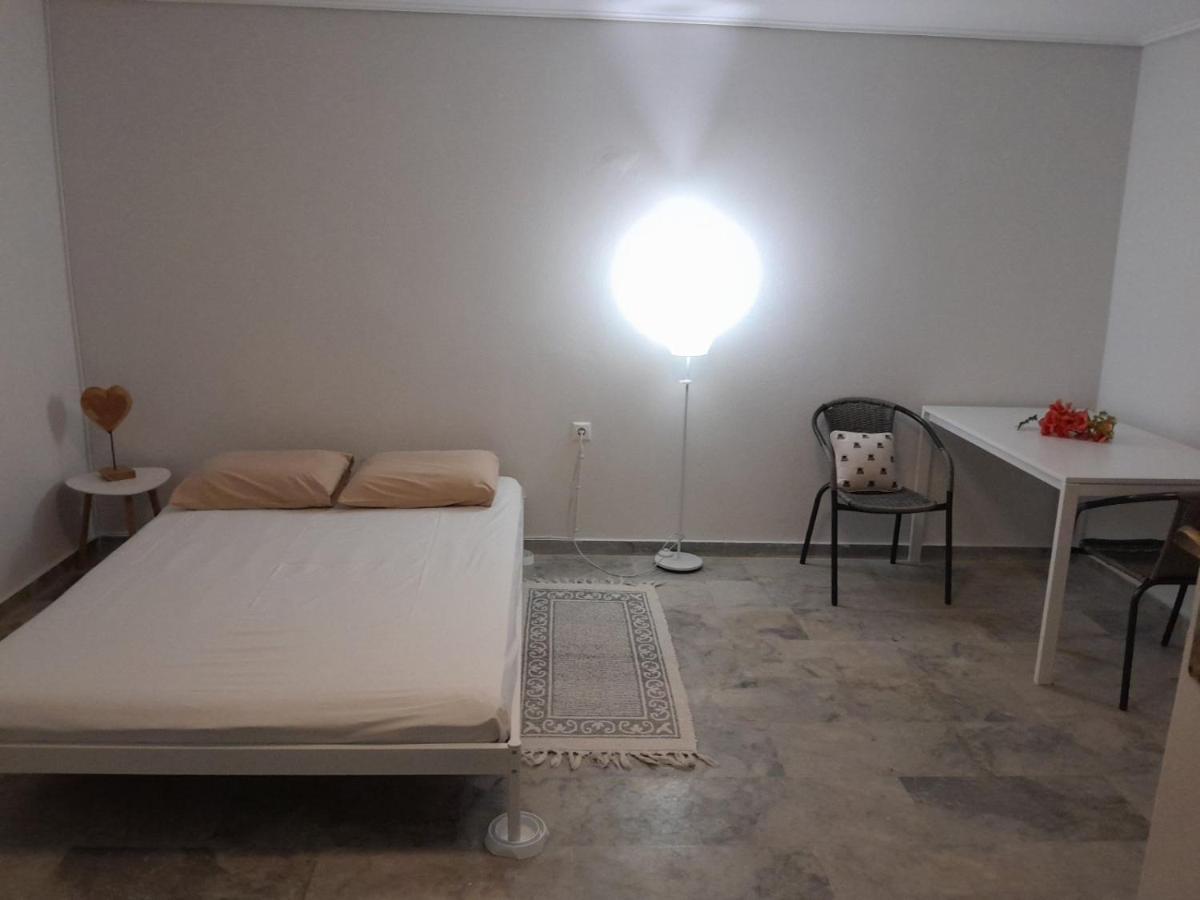 Cosy Guesthouse-Souterrain With Garden In City Center Corinth ภายนอก รูปภาพ