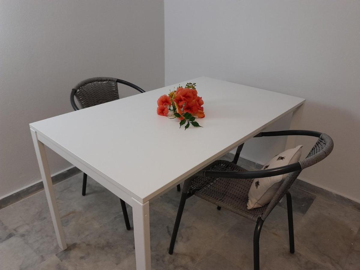 Cosy Guesthouse-Souterrain With Garden In City Center Corinth ภายนอก รูปภาพ